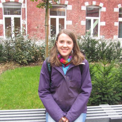 Une étudiante de la HUB en stage dans la section préscolaire de l’Ecole Normale de Leuze