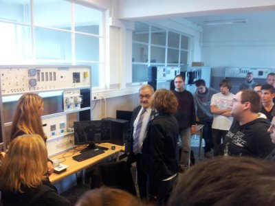 Visite du CTA de domotique par la ministre de l’Enseignement.