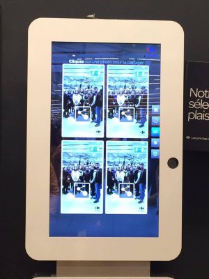 Les étudiants en marketing en visite au Carrefour des Grands-Prés