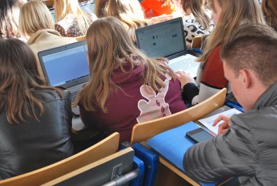 Enseignants et étudiants de Leuze participent au Cyber World Cleanup Day