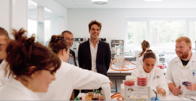 Visite du Secrétaire d’État, Thomas Dermine, sur notre campus de Montignies-sur-Sambre