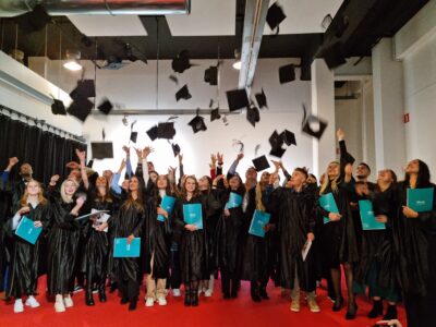 Diplomation des promotions 2021-2022 de l’implantation de La Louvière. 