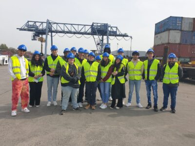 La HELHa forme les futur·e·s expert·e·s de la logistique.