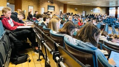 La HELHa et l’UCLouvain sensibilisent ensemble les rhétos de Saint-Stanislas aux réalités de l’enseignement supérieur