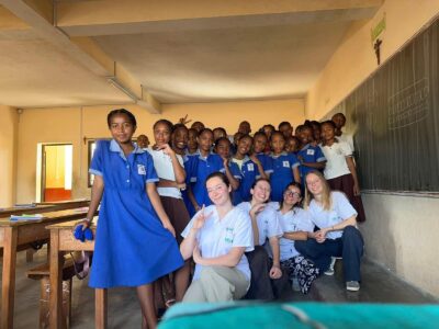 Madagascar, l’Algérie, les Philippines, la Tchéquie et la France : nouvelles expériences pour nos étudiantes en soins infirmiers