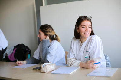 Étudier les soins infirmiers à la HELHa